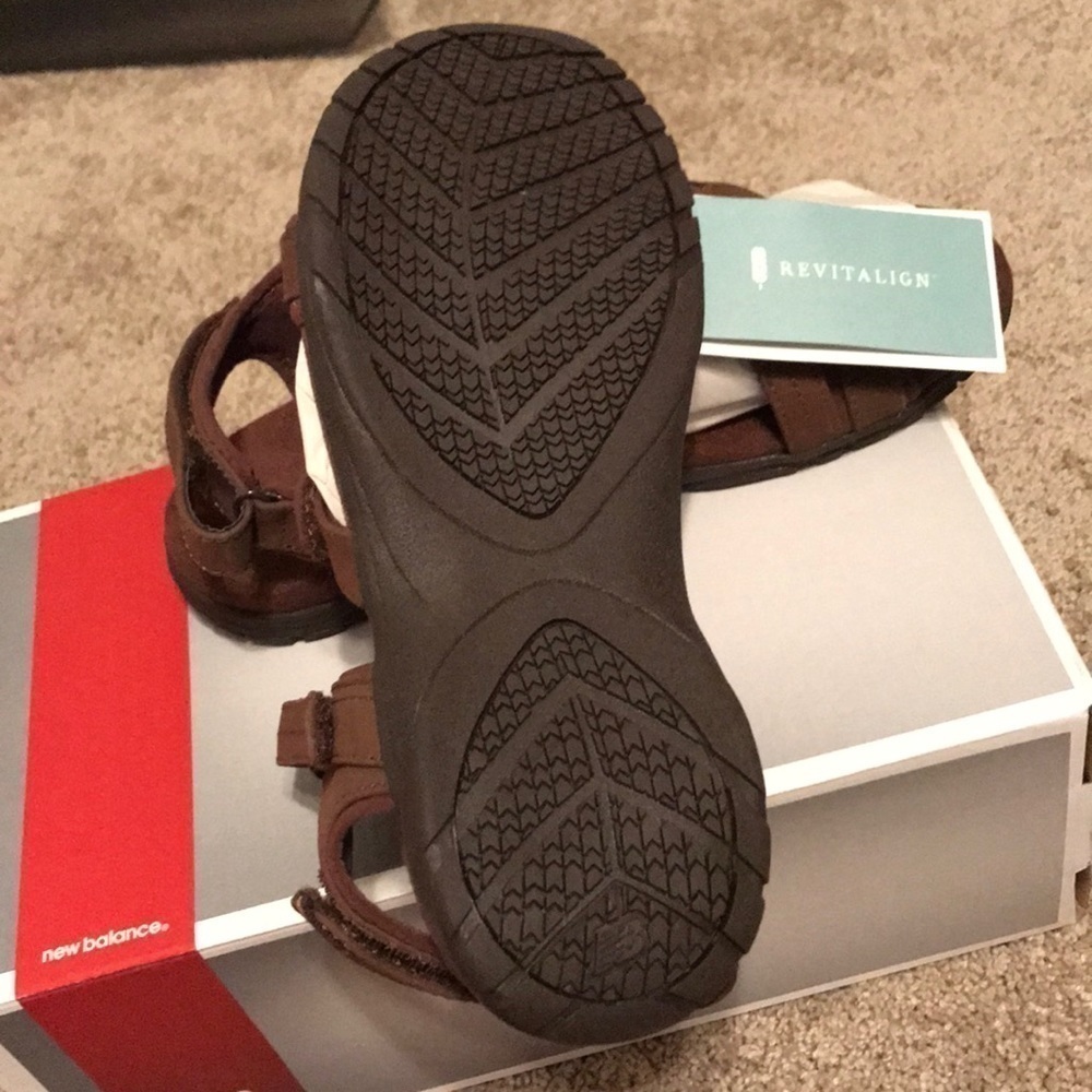 NWT New Balance Maya Leather Sandals - Picture 5 of 5